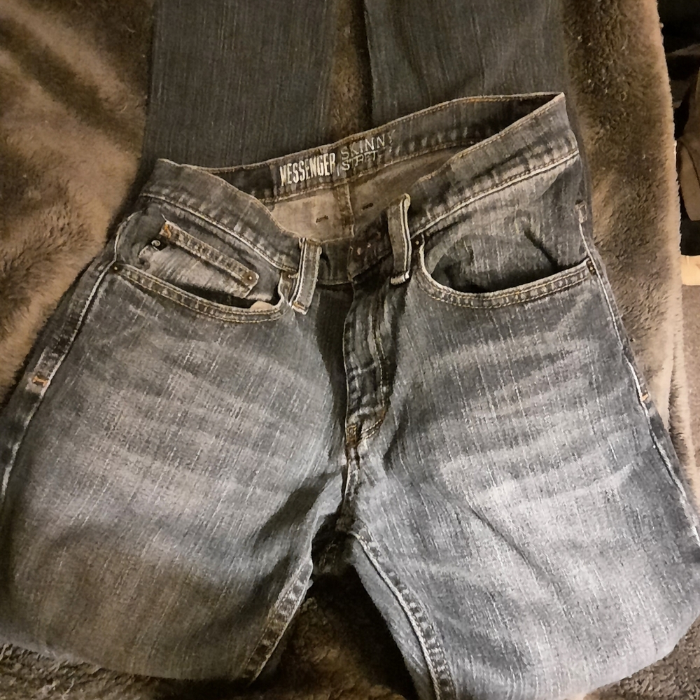 Freeworld Clothing Size 30 blue jeans like new